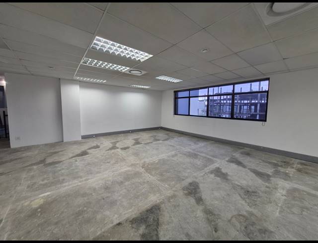 330M² OFFICE TO LET IN SUNNINGHILL